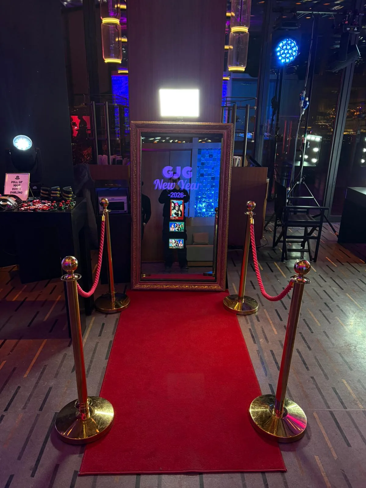 Mirror Booth